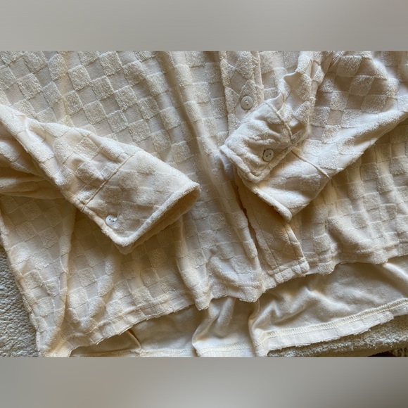 Cream checkered long sleeve button up - Picture 3 of 4